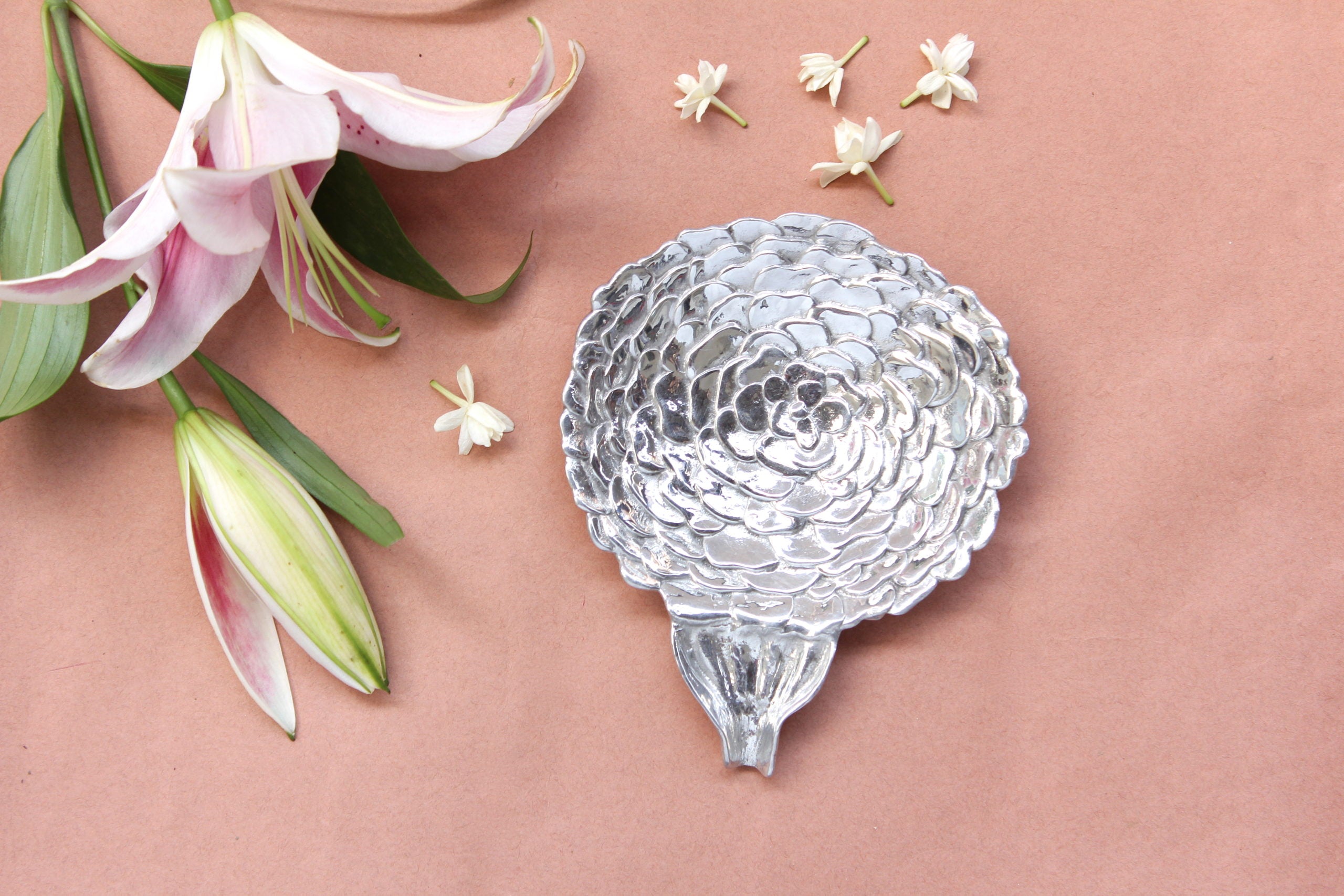 Silver Marigold Middle Dish